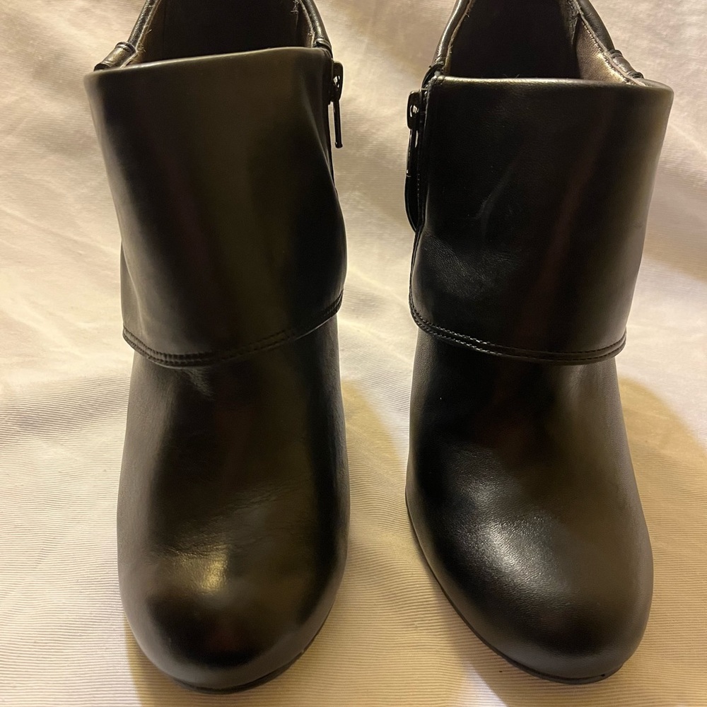 Matisse Ellen Black Leather Ankle Boot women’s Size 7.5 LIKE NEW - Picture 2 of 10